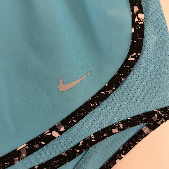 Nike athletic shorts - Picture 3 of 3
